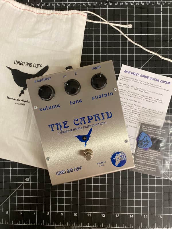 Wren and Cuff Blue-Violet Caprid OG