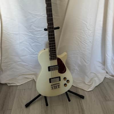 Gretsch Streamliner Jet Club Bass + hard shell case image 1