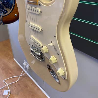 Peavey Predator White 1990-2000 Electric Guitar image 4