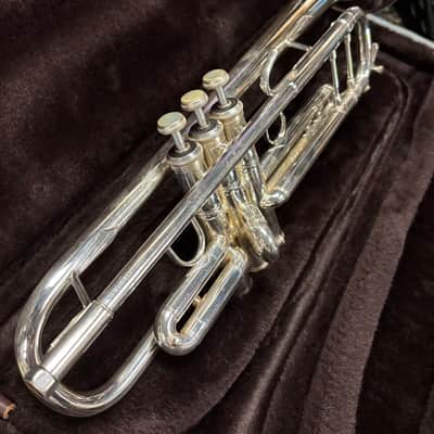 Bach Stradivarius Trumpet Model 37, Silver Finish image 2