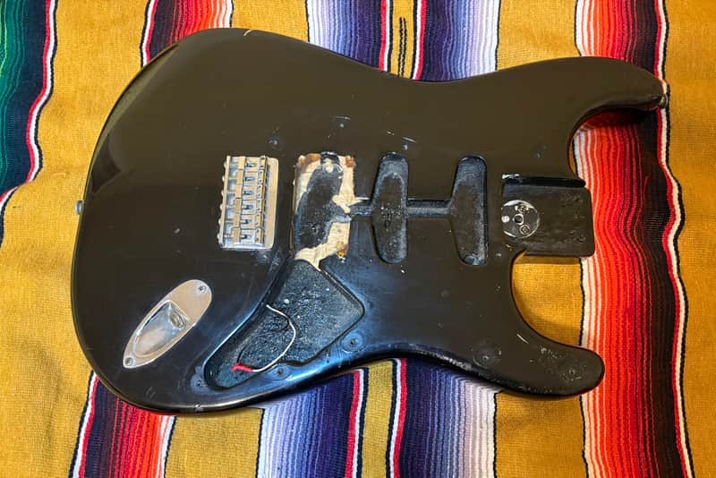 Fender Stratocaster body 1976 - Black image 1