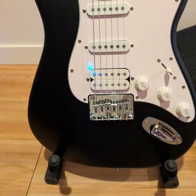 Squier Debut Stratocaster HSS 2025 - Matte Black - WITH gig bag image 7