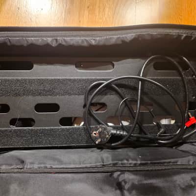 Voodoo Lab Dingbat Small Pedalboard Power Package with Pedal Power ISO-5, Gig Bag 2010s - Black image 2