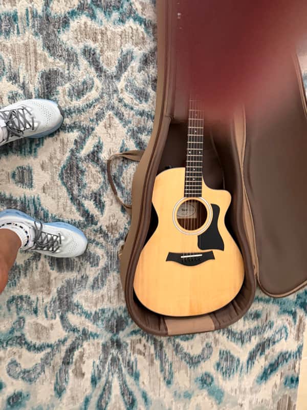 Taylor 212ce Plus