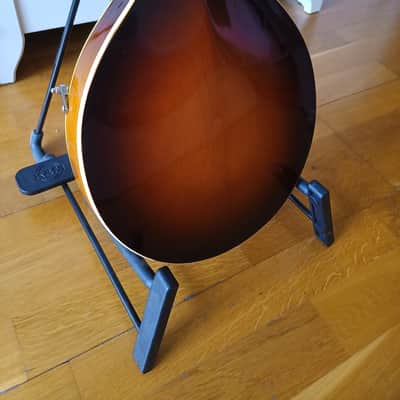 Herman Carlson Levin Archtop Mandolin (1945) – Exceptional Vintage Scandinavian Craftsmanship + Original Case image 2
