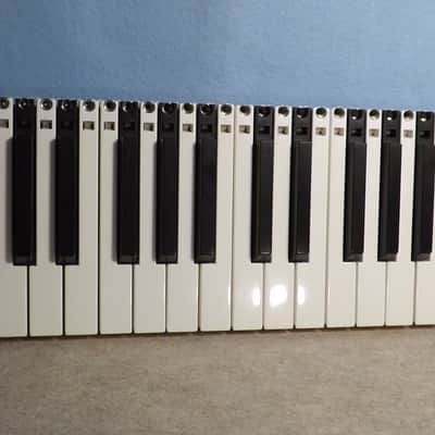 Novation Impulse 25 parts / keyboard assembly