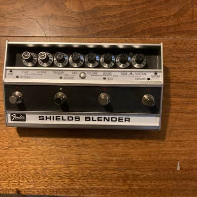Fender Shields Blender 2023 - Present - Silver / Black image 1
