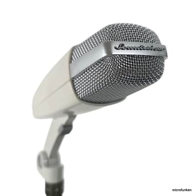 Sennheiser MD421 1968 Early Version. Vintage Dynamic Microphone. Clip. XLR. Script Logo. MD421-2 image 2