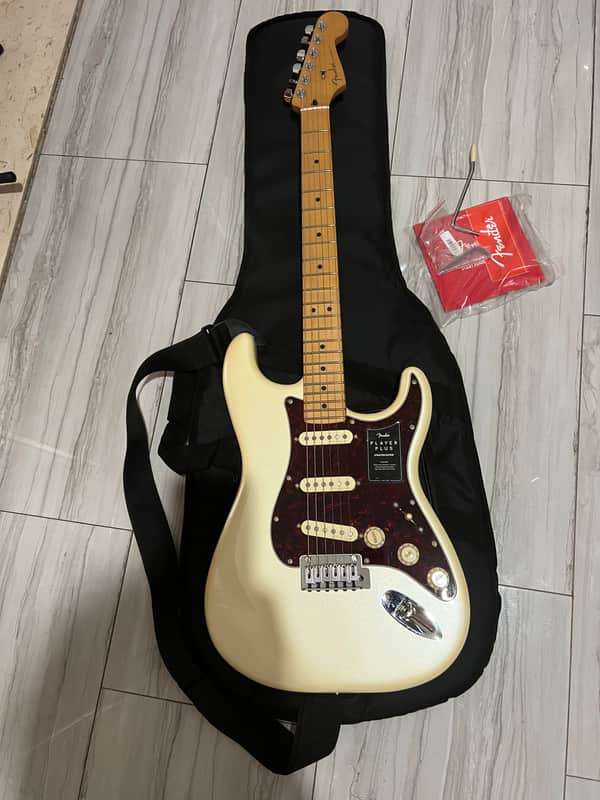 Fender Player Plus Stratocaster with Maple Fretboard 2021 - Present - Olympic Pearl