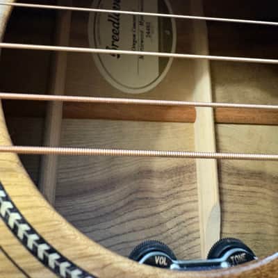 Breedlove Concert Myrtlewood Gloss Natural Concert Myrtlewood image 4