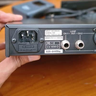 T.Bone the t.bone IEM 200T + IEM 200R In-Ear Monitor Set UHF/PLL 820-844MHz image 18