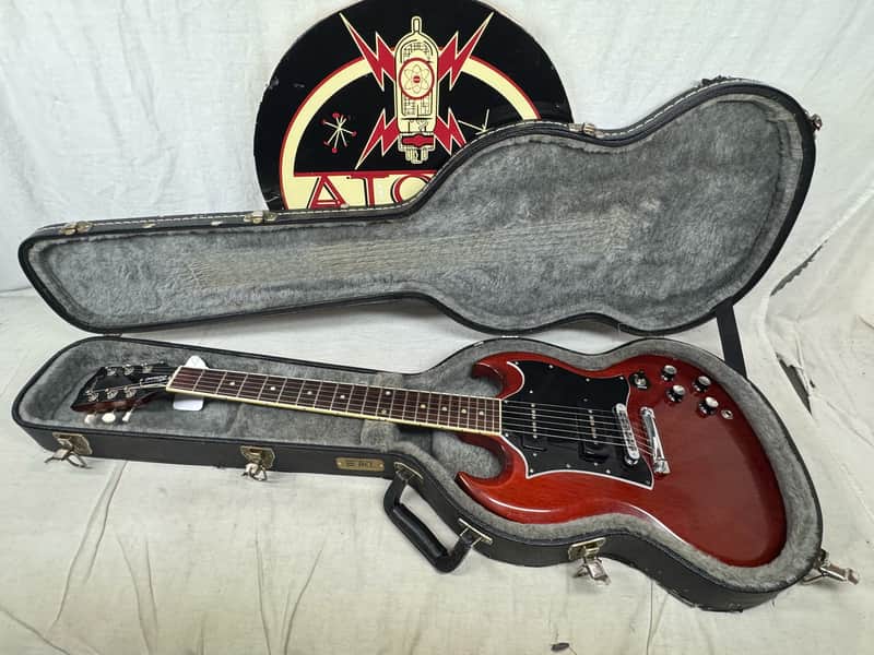 Gibson SG Classic Guitar with TKL Case 2006