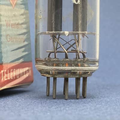 Telefunken ECC83 ◇ 12AX7 • 100% BALANCED mA & Gm • Strong NOS • Sep 1953 "pd" • Ribbed Plates • Amplitrex AT-1000 Digitally Tested • Quite Very Low Noise • T-04 image 10