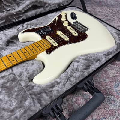 Fender American Professional II Stratocaster in Olympic White w/ Deluxe Hardcase image 13