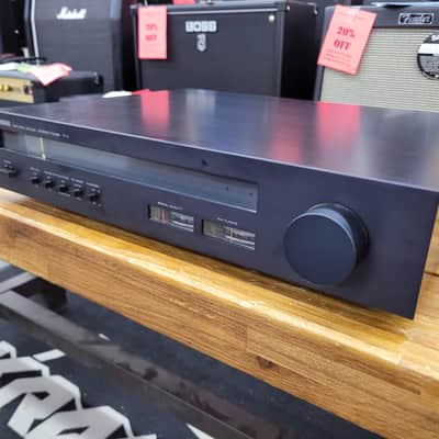 Yamaha T-1 Natural Sound Stereo Tuner Black image 3