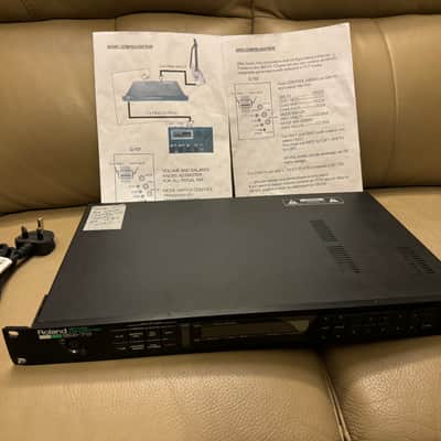 RARE!!! Steinberger GL-4T-GR with Transtrem Type II, plug in leg rest, 24 to 13 pins converter, modded Roland GM-70, 24pins cables, 24pins dust cover image 21