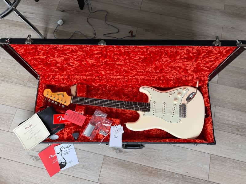 Fender American Original '60s Stratocaster with Rosewood Fretboard 2018 - 2022 - Olympic White image 1