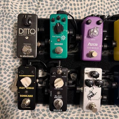 🤘 Complete Mini Pedalboard Bundle! 12 pedals! Cables! Pedalboard with built in Power supply image 9