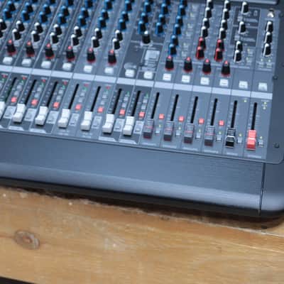 Yamaha MGP32X Mixing Console 32-Channel 4 GROUP Buses Premium Mixing Console image 17