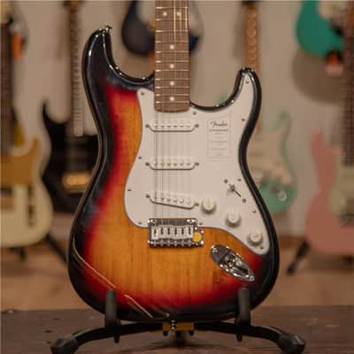 FENDER Standard Stratocaster 3-Color Sunburst image 1