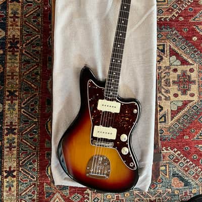 Fender American Vintage Reissue Jazzmaster '65 - 3 Color Sunburst image 2
