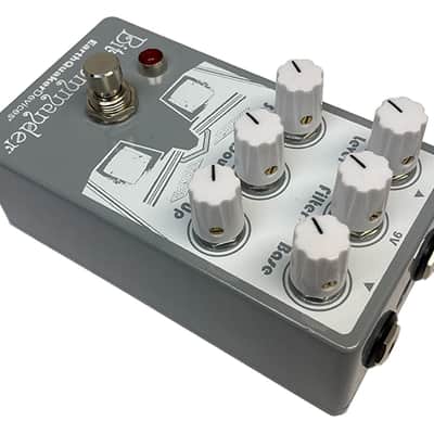 Earthquaker Devices Bit Commander V2 Octave Synth Pedal - B-Stock image 4