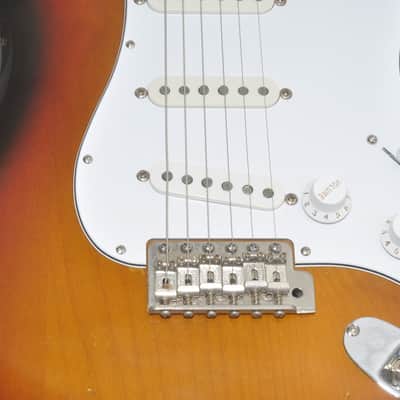 Fender Japan ST62(3TS)'62 Stratocaster 3-Tone Electric Guitar Ref No 6617 image 6