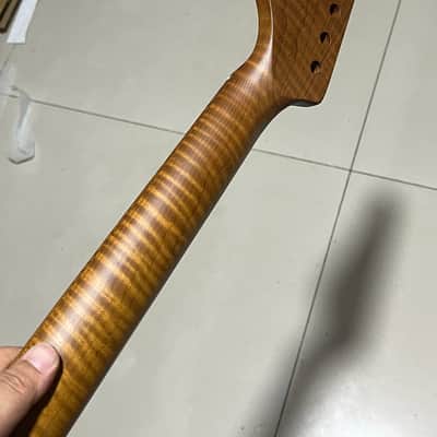AAAA Round end stainless steel 22 frets roasted flame Maple guitar neck 25.5inch hole 10mm image 4