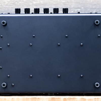 Aguilar AG 700 V2 Bass Amp 700 Watts Solid State Class D Bass Amplifier Head image 6