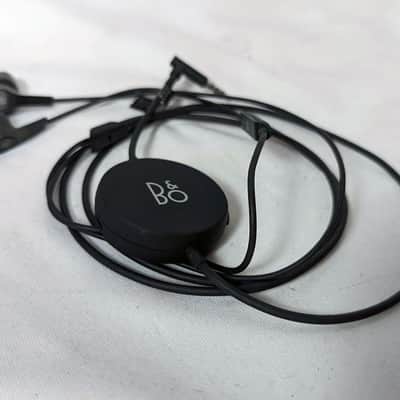 Bang Olufsen Beoplay H3 ANC In-Ear Headphones - Gunmetal Grey image 3