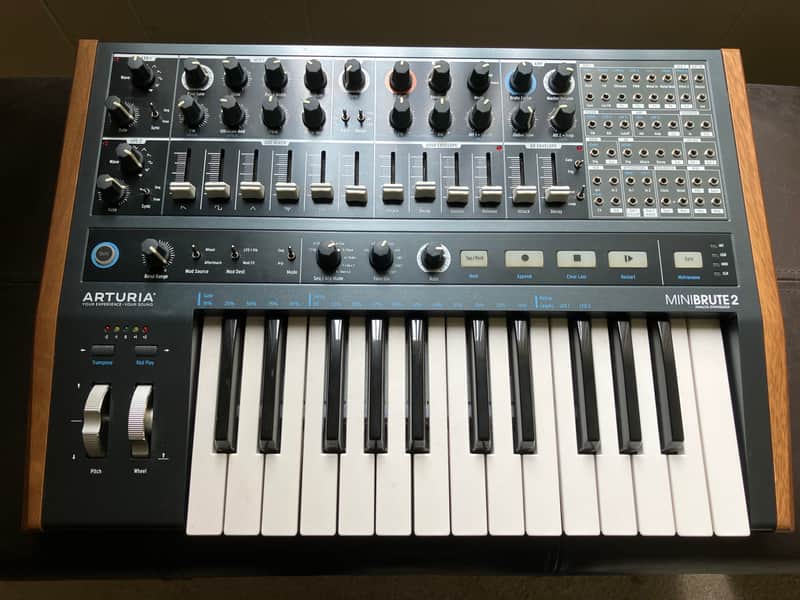 Arturia MiniBrute 2 25-Key Synthesizer 2018 - Present - Black image 1