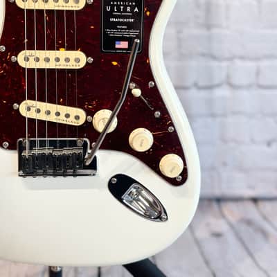 Fender American Ultra Stratocaster with Rosewood Fretboard 2019 - Present - Arctic Pearl image 3