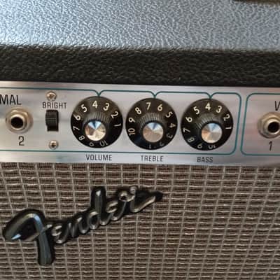 Fender Vibroluxe Reverb 1977 - Silverface image 3