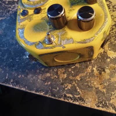 Dongeomac Foxx Tone Machine in Heavy Distressed Yellow Mix image 3