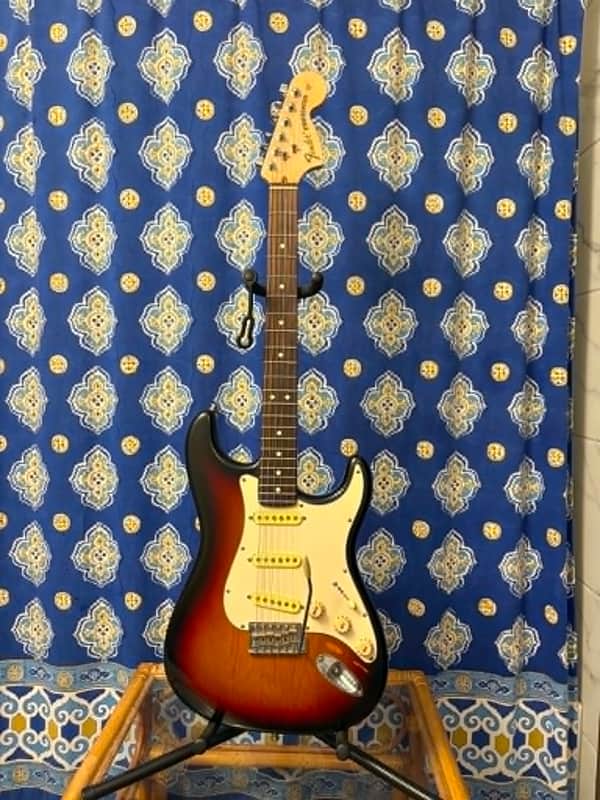 Fender Highway One Stratocaster with Rosewood Fretboard 2007 3-Color Sunburst