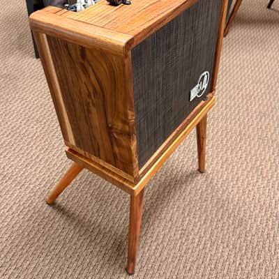 Taylor Circa 74 150-Watt 1 x 10” Koa Acoustic Guitar Amplifier image 2
