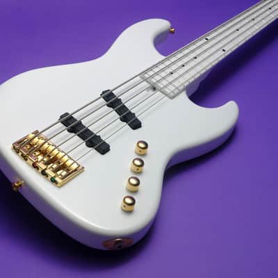 Moon JJ-5 Larry Graham model image 3