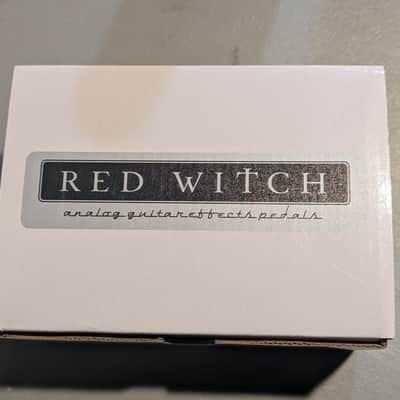 Red Witch Famulus 2012 - White image 3