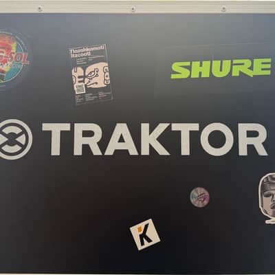 Native Instruments Traktor Kontrol S5 2010s - Black W/Flight Case image 3