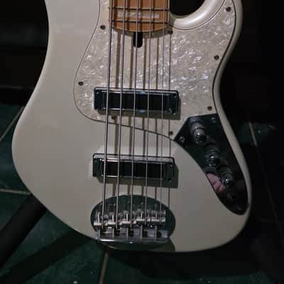 Lakland Darryl Jones 5 (DJ-5) Chisonic 2010's - Pearl White image 3