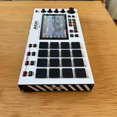 Akai MPC Live [white skin] image 3