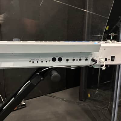 Arturia KeyLab 88 MkII MIDI Controller 2019 - Present - White image 8