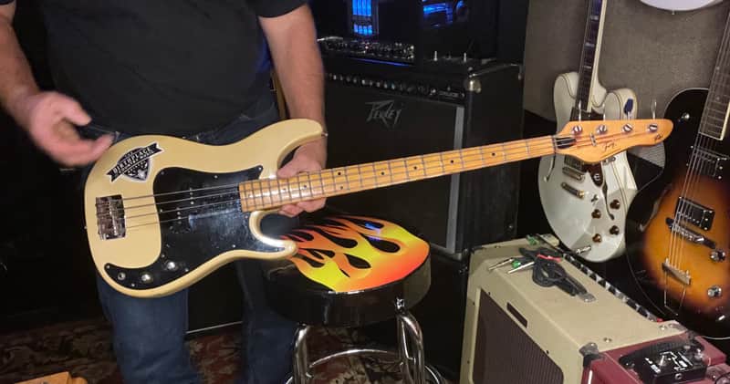 Peavey Fury 1980’s White image 1