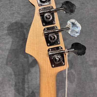 Squier Precision Bass silver series 1993-94 UNPLAYED image 7