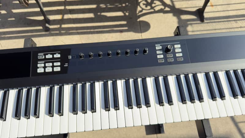 KOMPLETE KONTROL S61 MIDIキーボード mk1 Native Instruments Komplete Kontrol S61 Keyboard Controller | Reverb