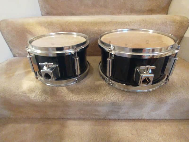 Unknown Two matching 10 and 12-in diameter shallow mounted toms gloss black excellent condition! image 1