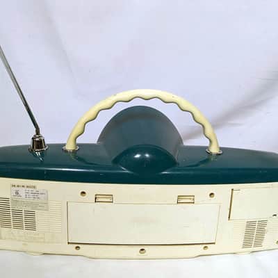 Cicena Classic Overdrive 261 Portable AM/FM Radio Cassette Player Dashboard - Boombox image 10