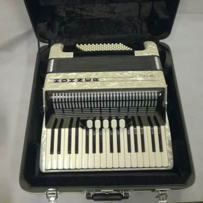 Hohner AKKORDEON Amica III 72 Design I, 34 Tasten, 72 Bässe + original KOFFER mit TROLLEY  weiß image 8