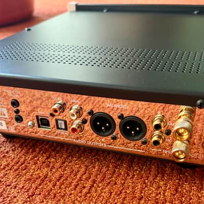 McIntosh MP100 Stereo Solid State Phono Preamp 2016 - Present Black image 4