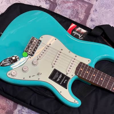 Fender Vintera III Early 60s Stratocaster RW Sea Foam Green New Unplayed Auth Dealer 7lbs9oz #582 image 6